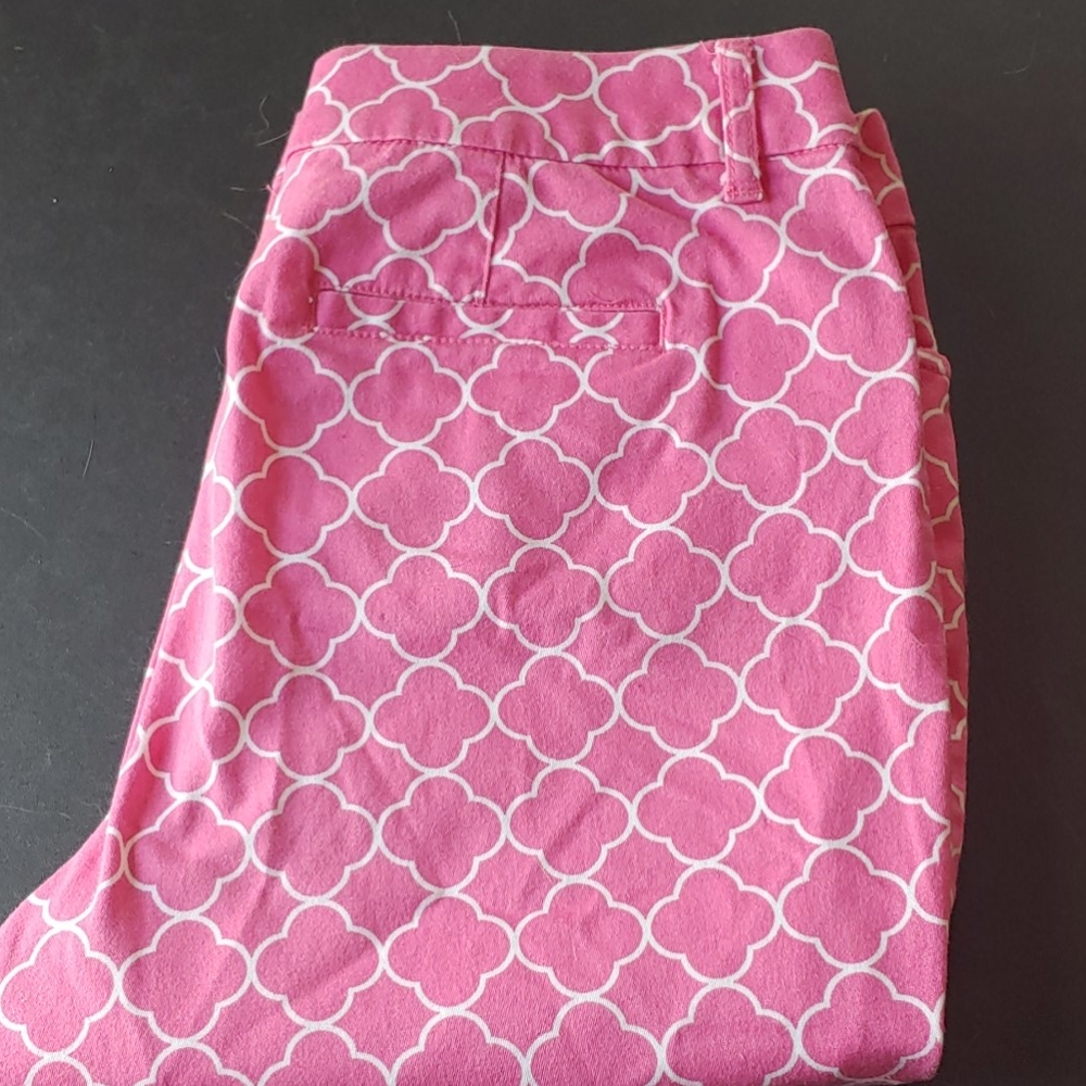 Pink Quatrefoil dress capris